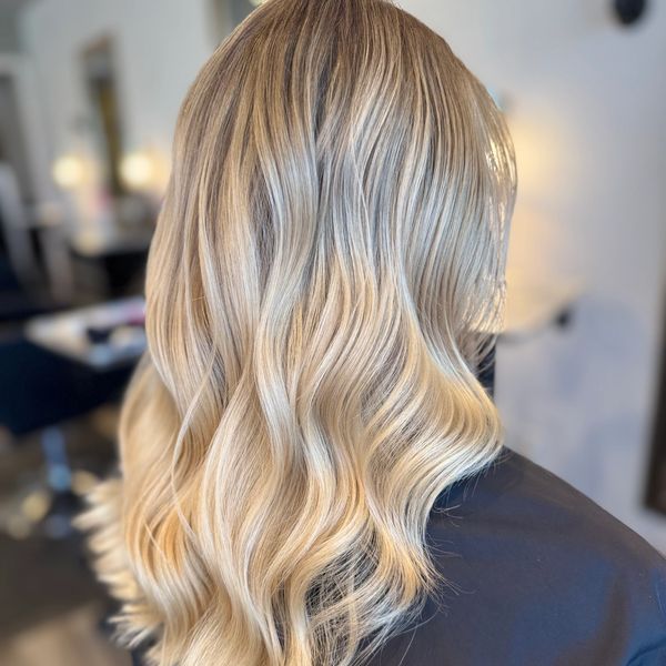 Jess Harrington Hairstylist, blonde tint 