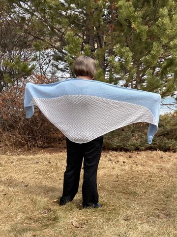 Shawl with textured pattern