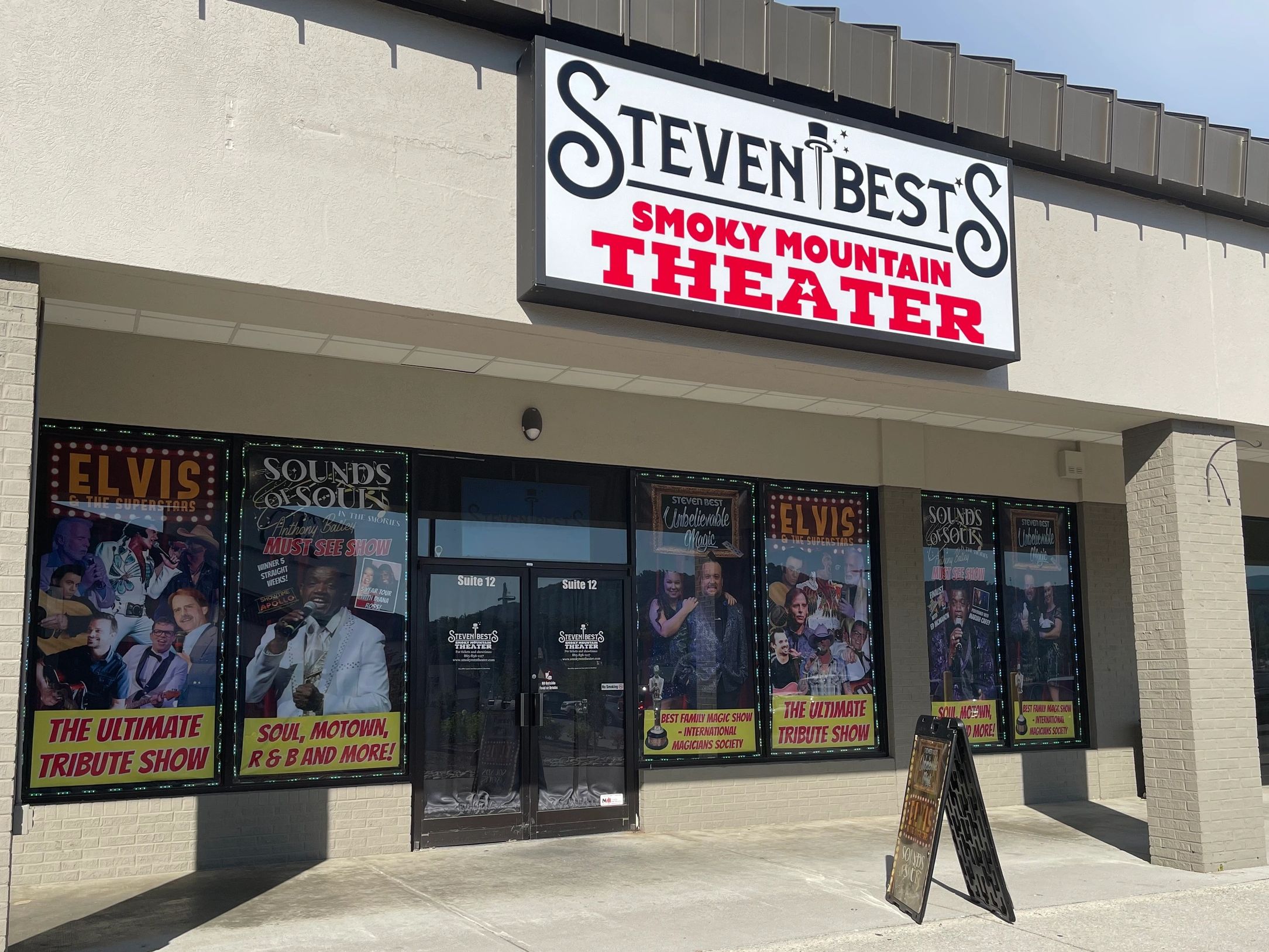Pigeon Forge shows at Steven Best’s Smoky Mountain Theater 