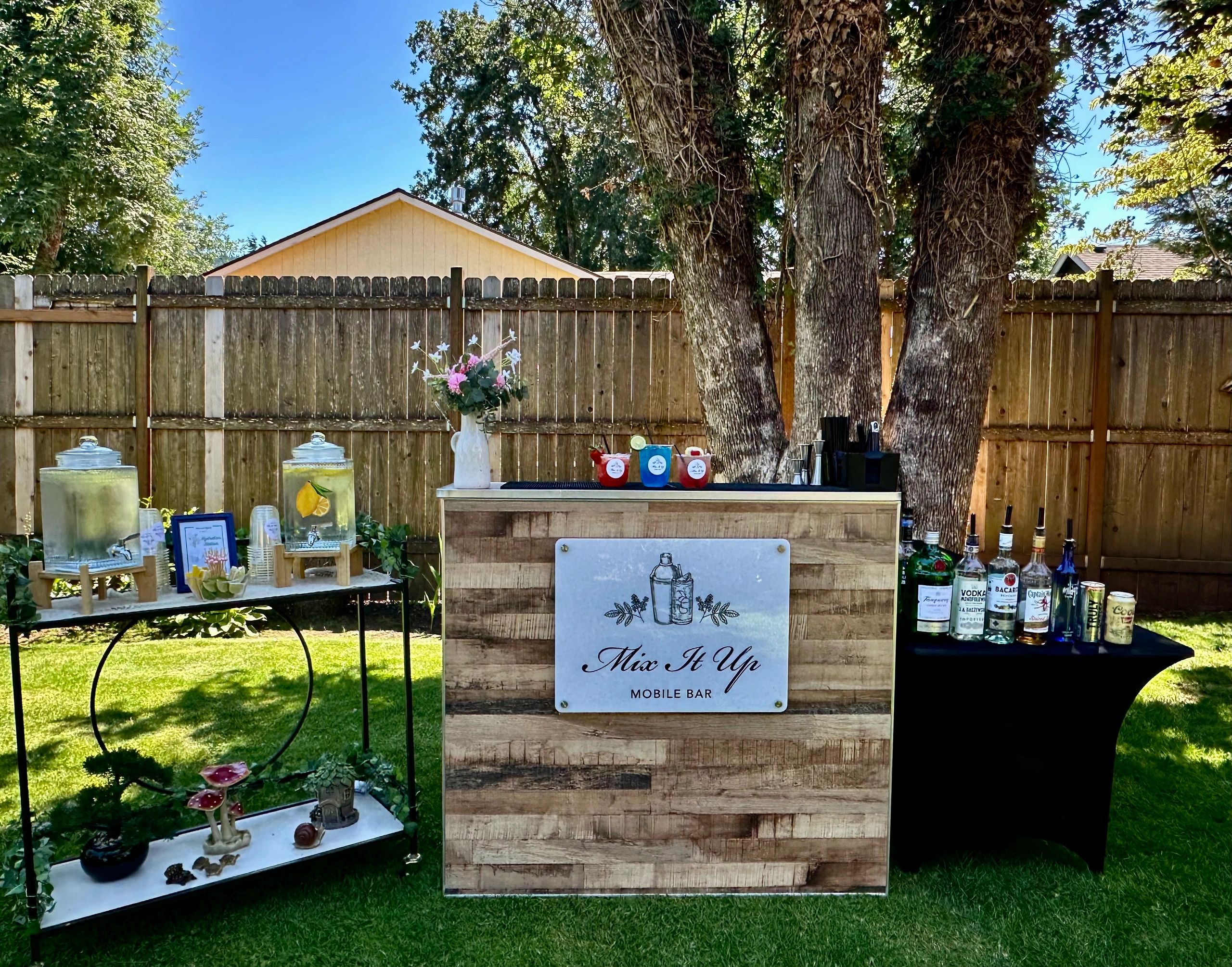 Mix It Up Mobile Bar LLC - Mobile Bar in Eugene