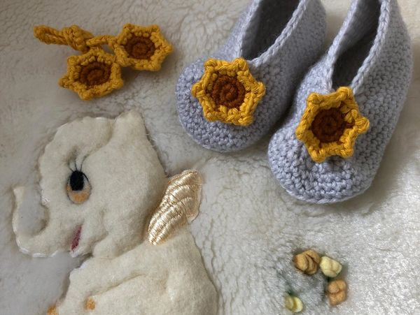 Baby blanket & booties