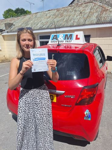 Leaner driver passing driving test. 