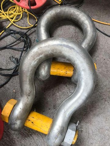 50 TONS SHACKLE