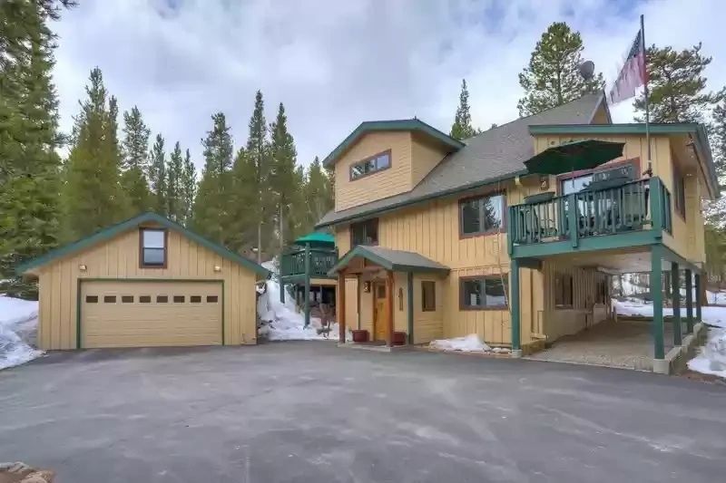 Ski Rental Breckenridge Atop the Summit Ski Haus