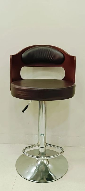 Round counter stool