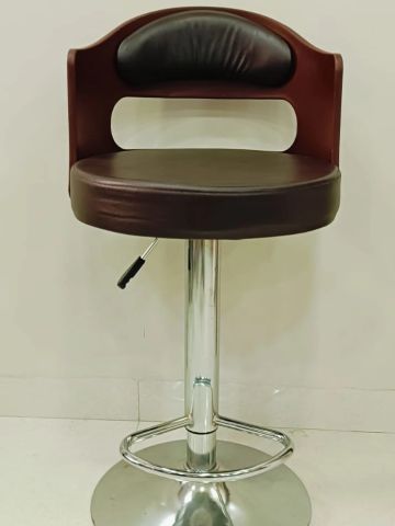 Round counter stool