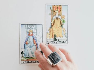 Tarot Reading, Psychic, Intuitive Astrology Online tarot Spiritual development, therapy, tarot cards