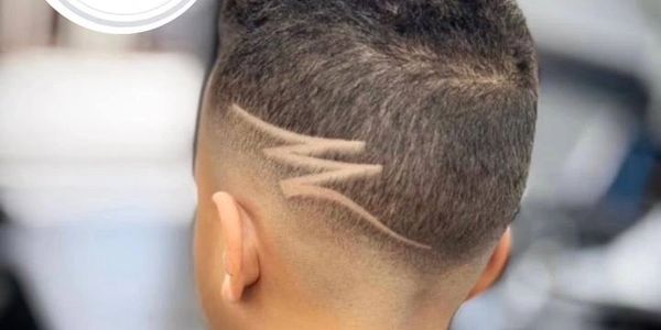     Corte infantil con degradado y diseño de líneas en un lateral.