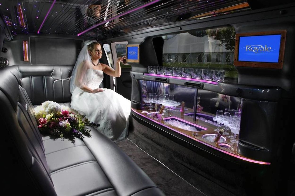 Wedding limo rentals, Limo rental for wedding, Limo service for weddings