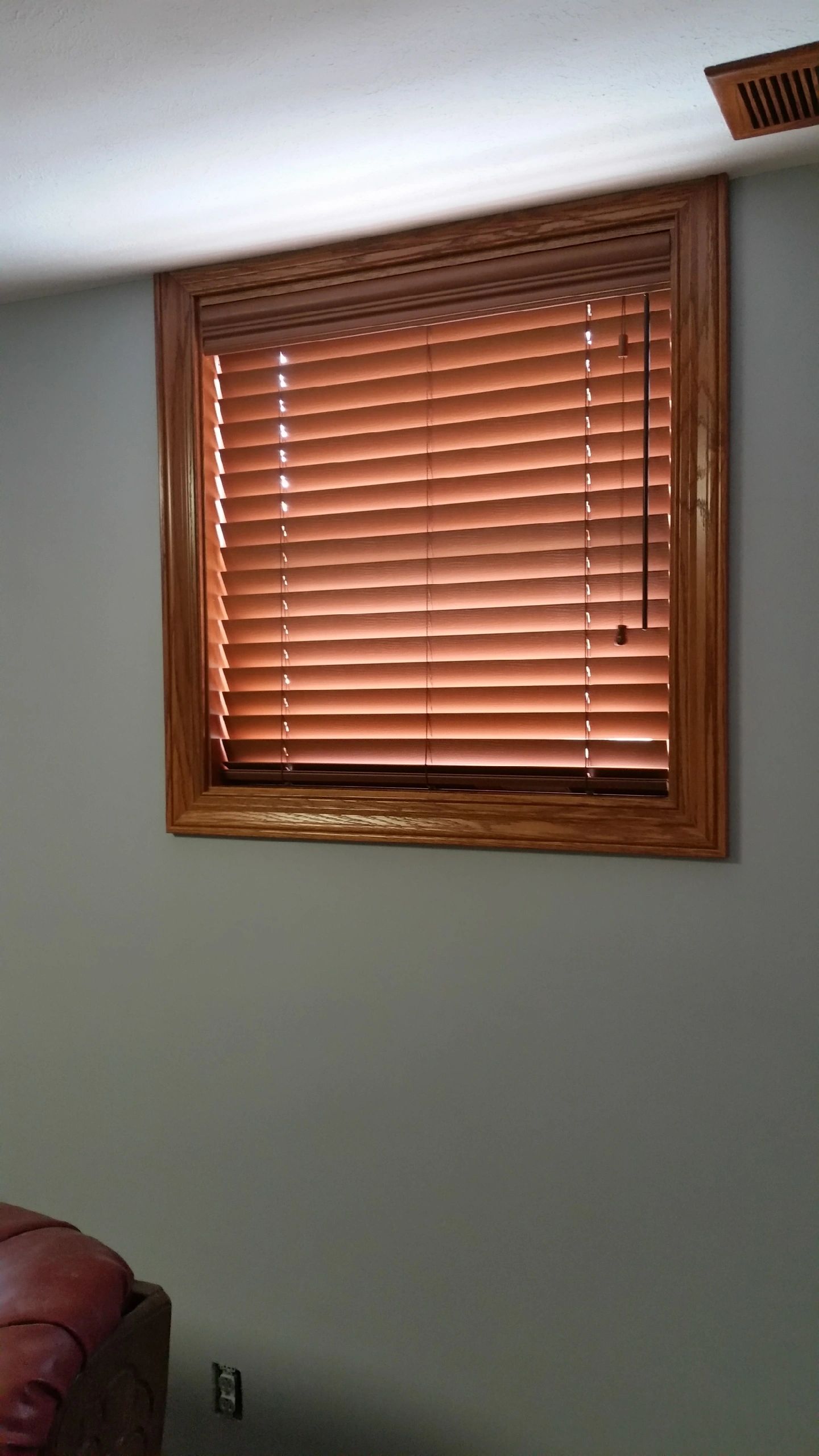 Two0inch real wood Venetian blind