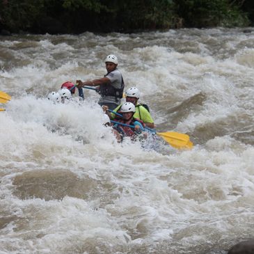 Rafting Costa Rica class 2-3 by Calypso Adventures