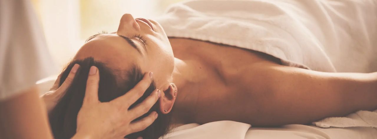 Derin Doku Masajı - SUPRA SPA 