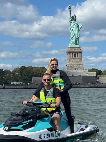 Sightseeing Tour of New York City on the Water Hudson River Statue of Liberty Photo location jetski