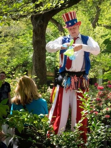 Uncle Same Stilt Walker - The Amazing Ziggy - Also offering Balloon Art too!