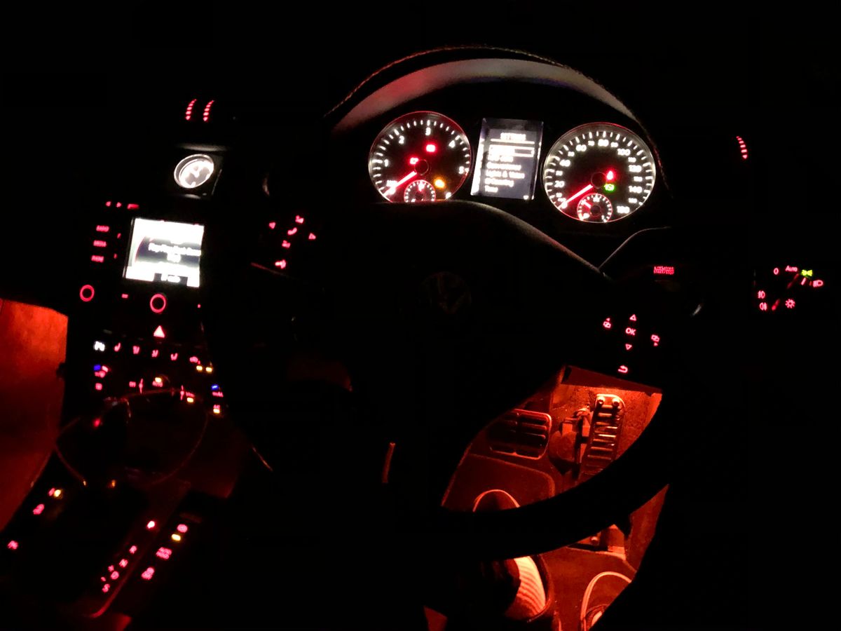 18. VW Passat B7 B8 Footwell LED Lighting