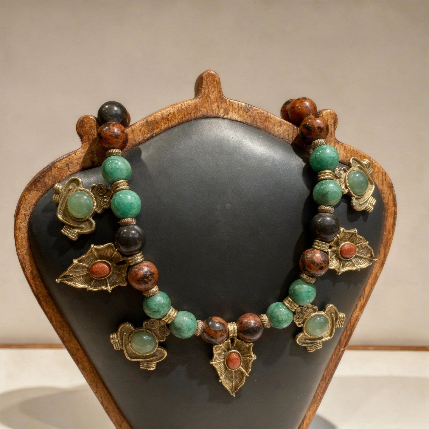 Multi Bead Necklace Leaf/Frog