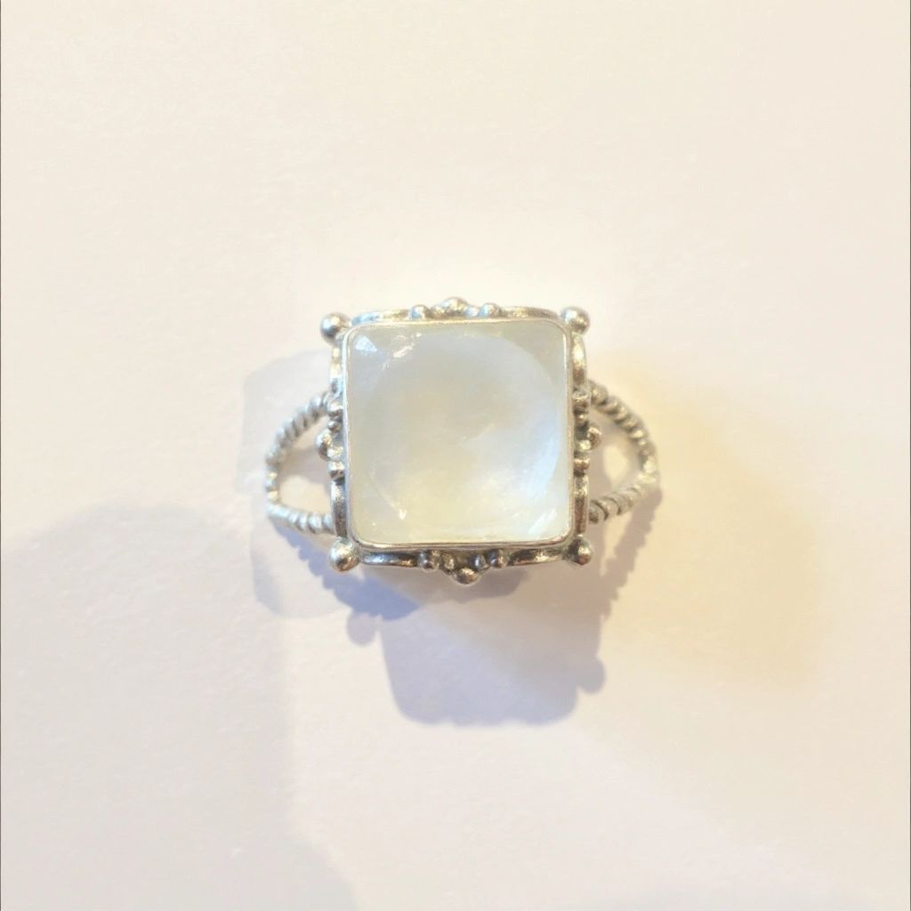 Moon Stone .925 Twisted Band