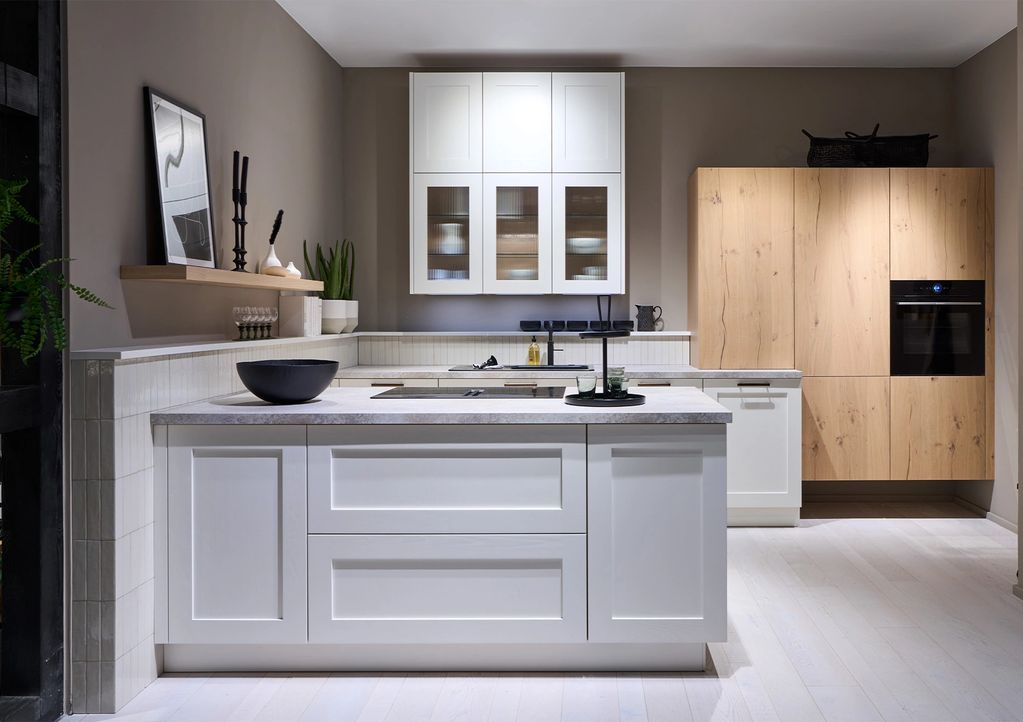 Modern white and light oak kitchen composition in shaker style in Grenada