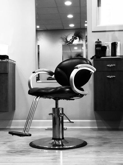 Black and wet picture of a saloon chair