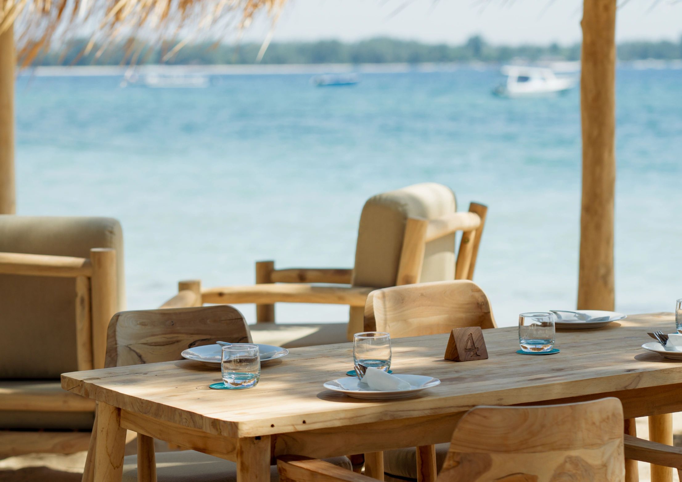 TABLE IN Sands