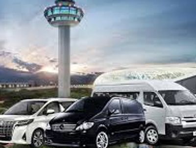 Introducing the Toyota Alphard, Mercedes-Benz And Hiace Commuter Maxicab.