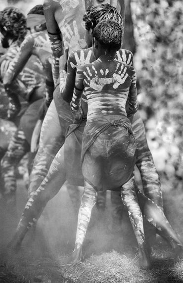 photograph of australia aboriginal dancers photographer wayne quilliam