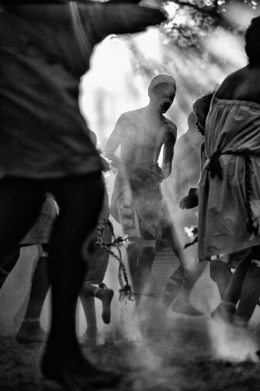 photograph of australia aboriginal dancers photographer wayne quilliam