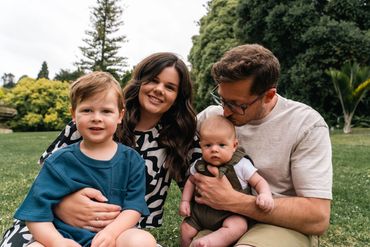 family on the garden 02