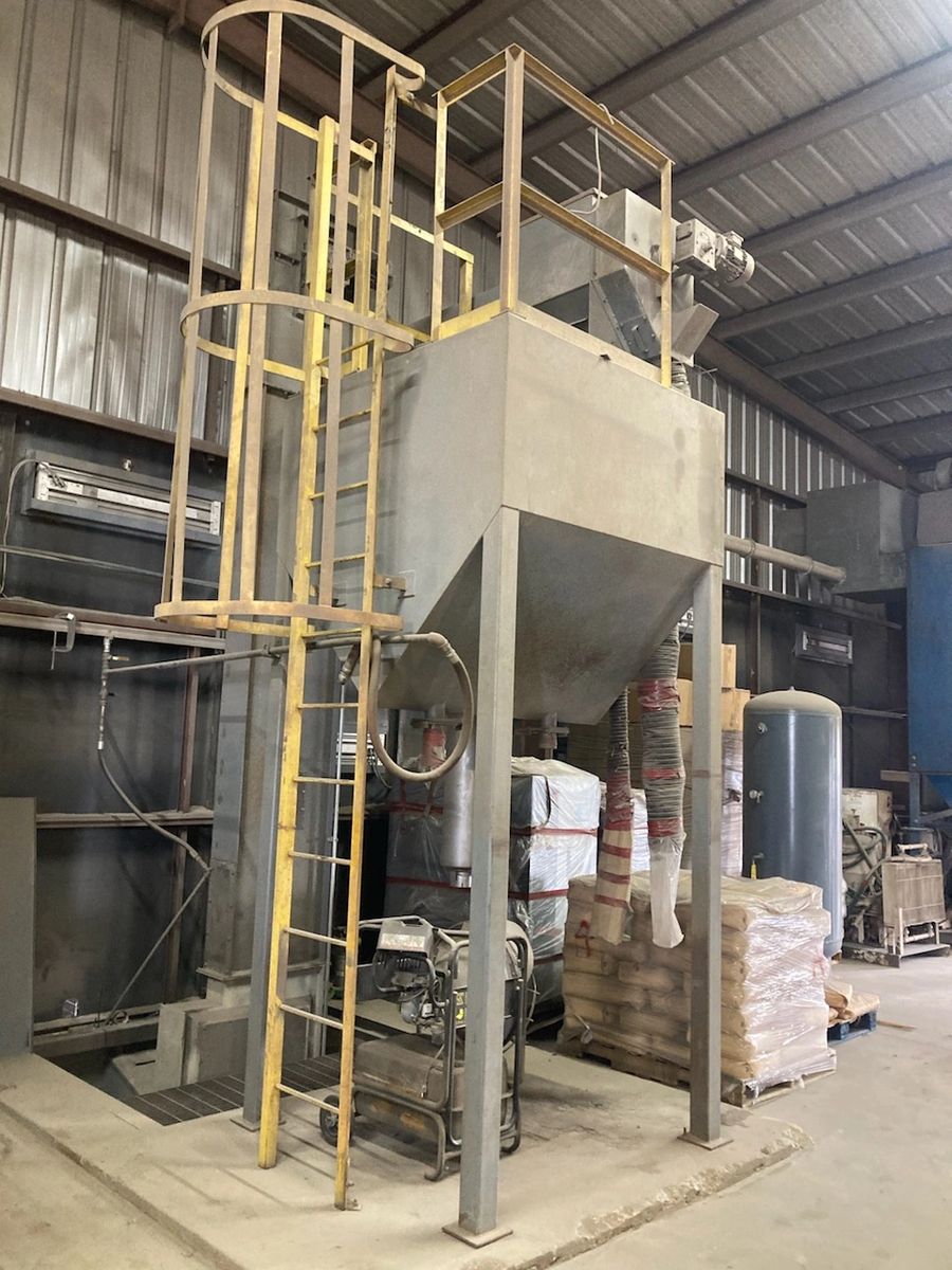 Donaldson Torit DFT4-32 with reclaim equipment