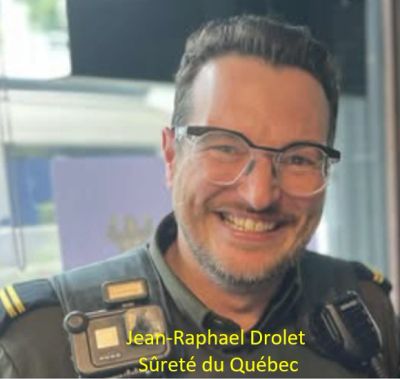 Professionnel en sécurité avec équipement de communication