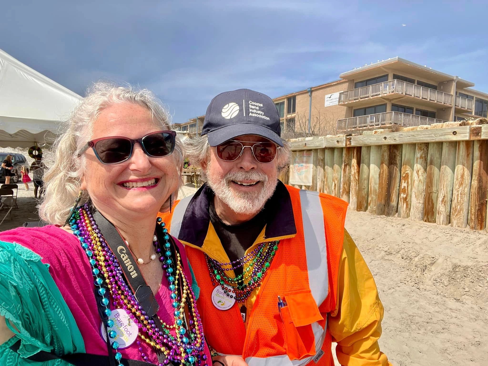 //img1.wsimg.com/isteam/ip/a9898e9e-9650-480a-bb14-441b695e1297/debbie%20bob.jpg/:/rs=w:1300,h:800