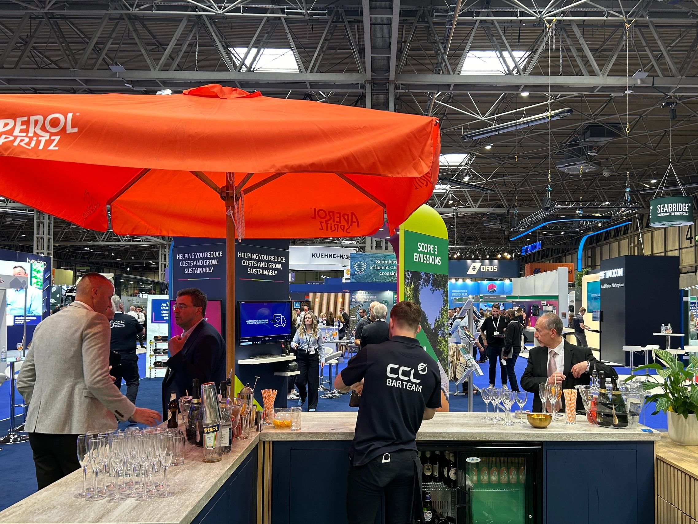 Corporate cocktail bar hire, mobile cocktail bar hire for corporate events, team building