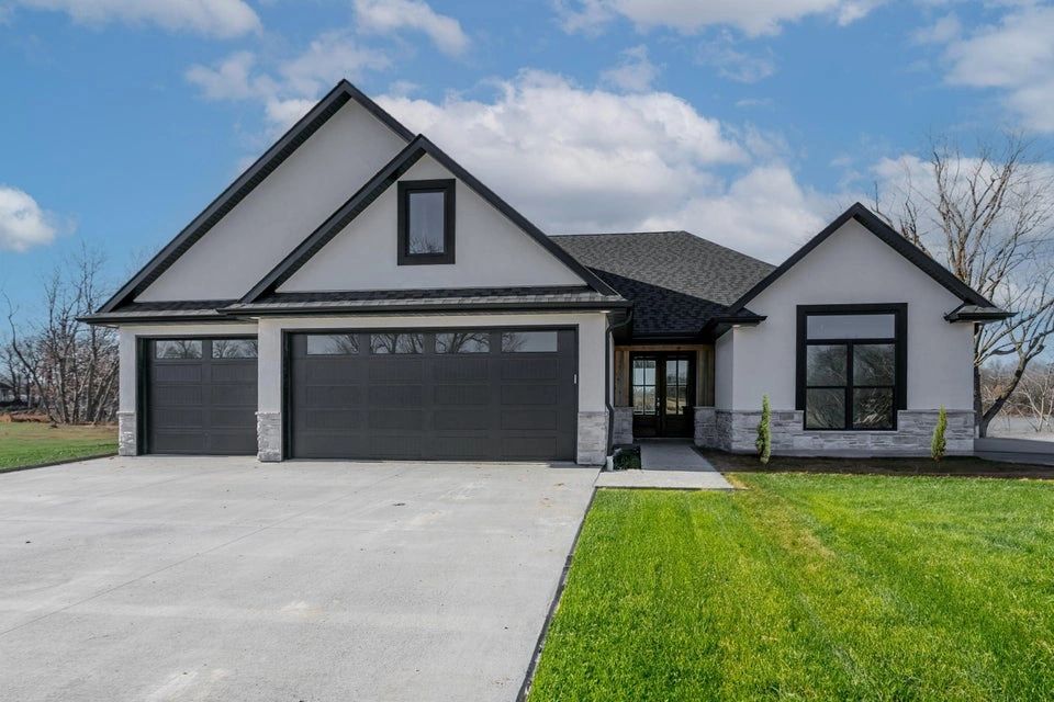 Lakeside at the Oaks