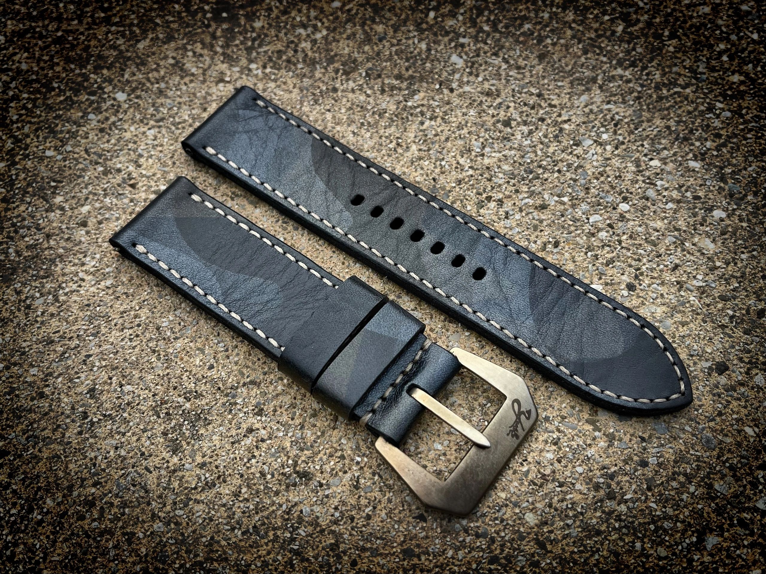 DARK CAMO