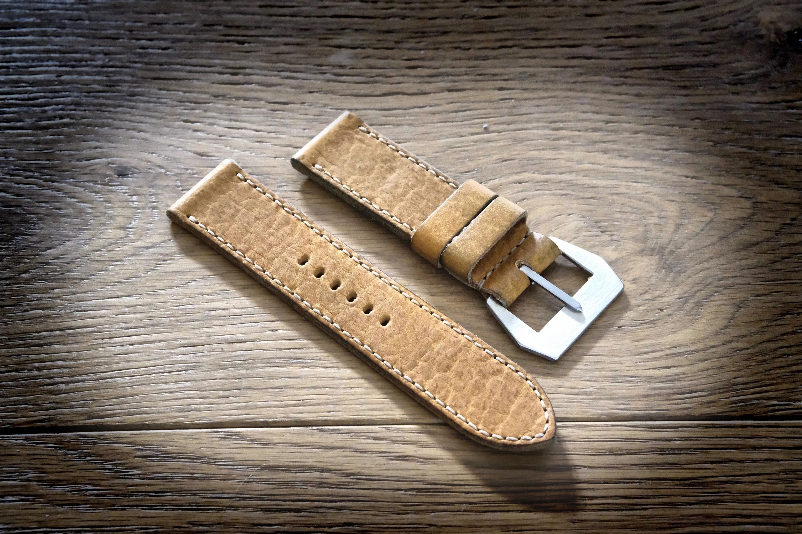 26/26 138/87 w/ sewn-in buckle