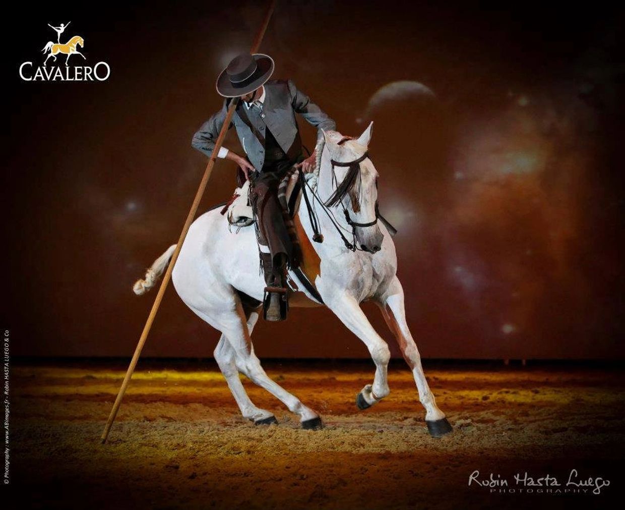 Cavalero professional photo of John Saint Ryan riding Doma Vaquera style. 
