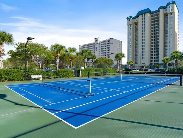 The tennis and pickle ball court at Jade East Towers.