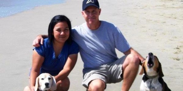 Fatima, Keith, Brew, and Mojo at the doggie beach.