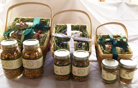 Three sizes showing the size of the two bottles in the basket. 