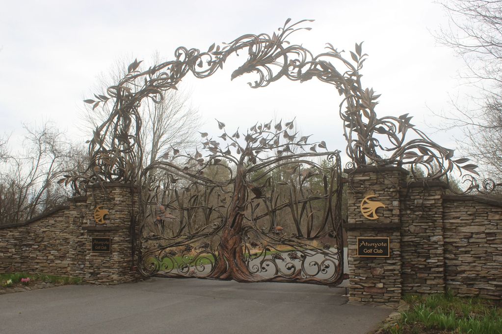 1 of 3 This gate can be found on rt 31 in Vernon NY only a couple of miles from I-90 exit 33. Truly 