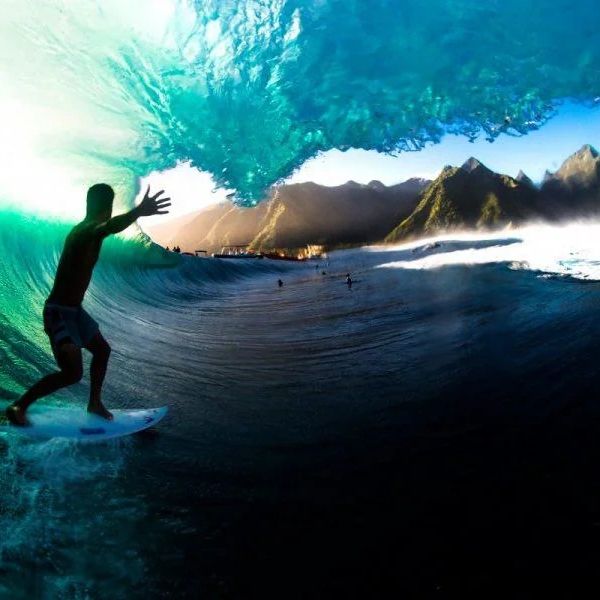 Leroy Bellet's Iconic Photo of Michel Bourez at Teauphoo