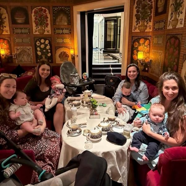 Some of our wonderful moms from last season enjoying lunch together post Mommy and Me group!