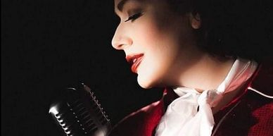 2018 Chicago Production of 'Always...Patsy Cline'|Christina Hall as Patsy Cline | Photo by Joe Mazza