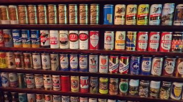 We buy old beer cans from around the world. Email jefflebo@aol.com to sell your beer cans now.