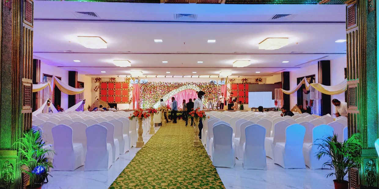 function hall big wide entrance
wide large banquet hall design