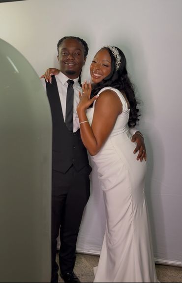 Bride & Groom Photo Booth Behind The Scene's