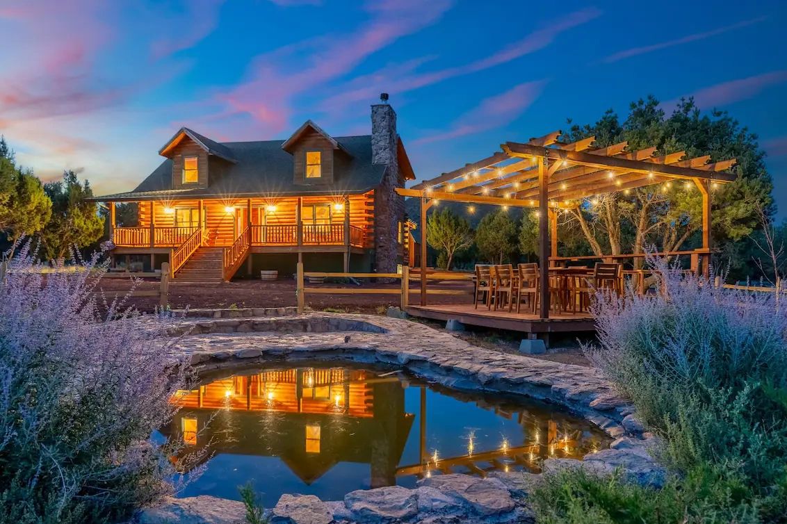 Log cabin on 10 acres near grand canyon national park.