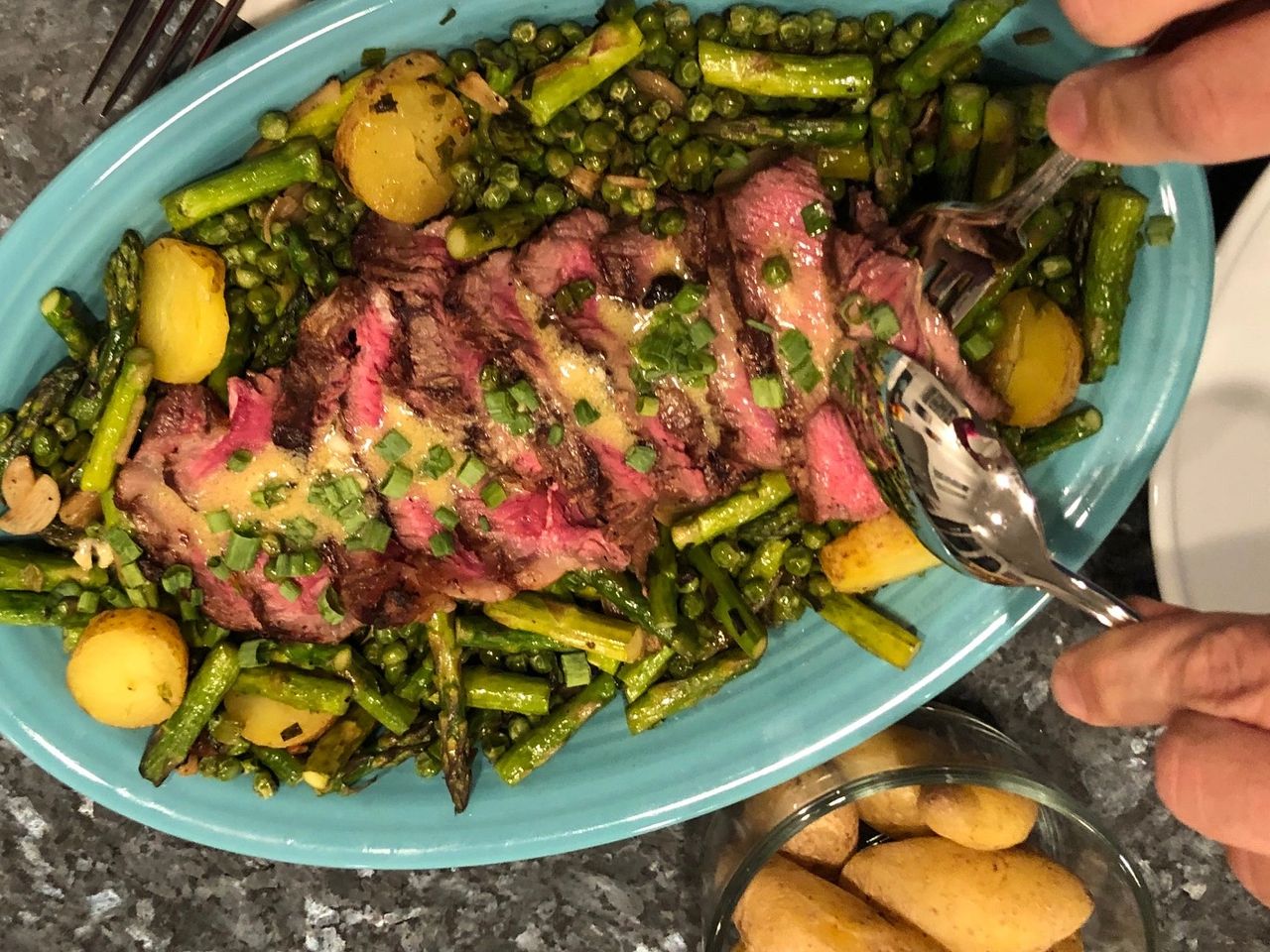 One-Skillet Strip Steak with Asparagus, Peas, and Spicy Mustard Recipe