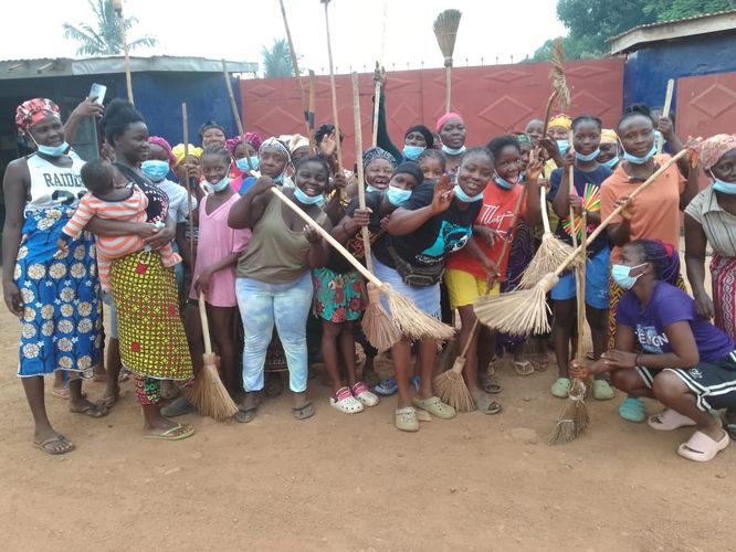 A strong group of our Women volunteers! 