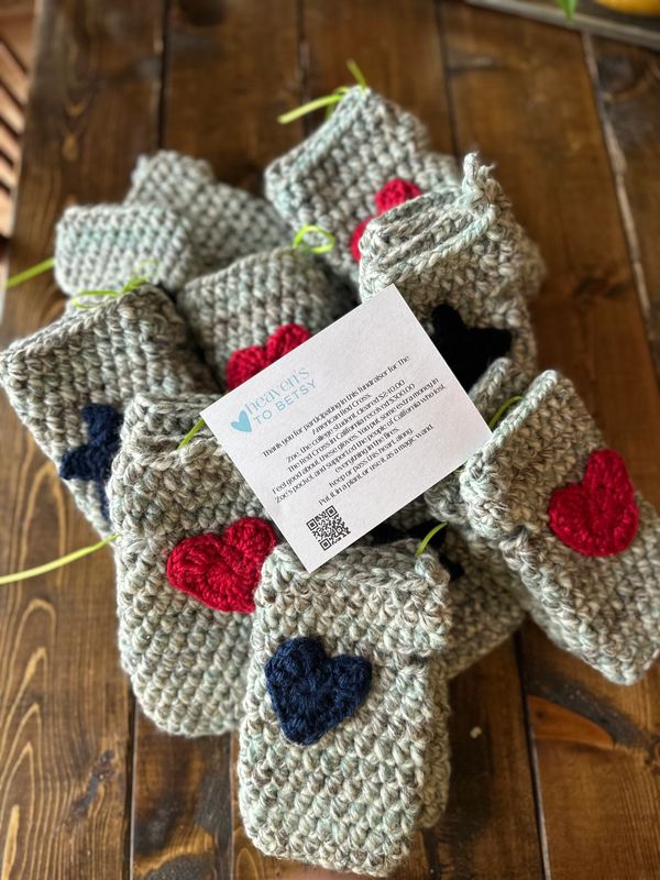 crotched fingerless gloves with hearts and stars